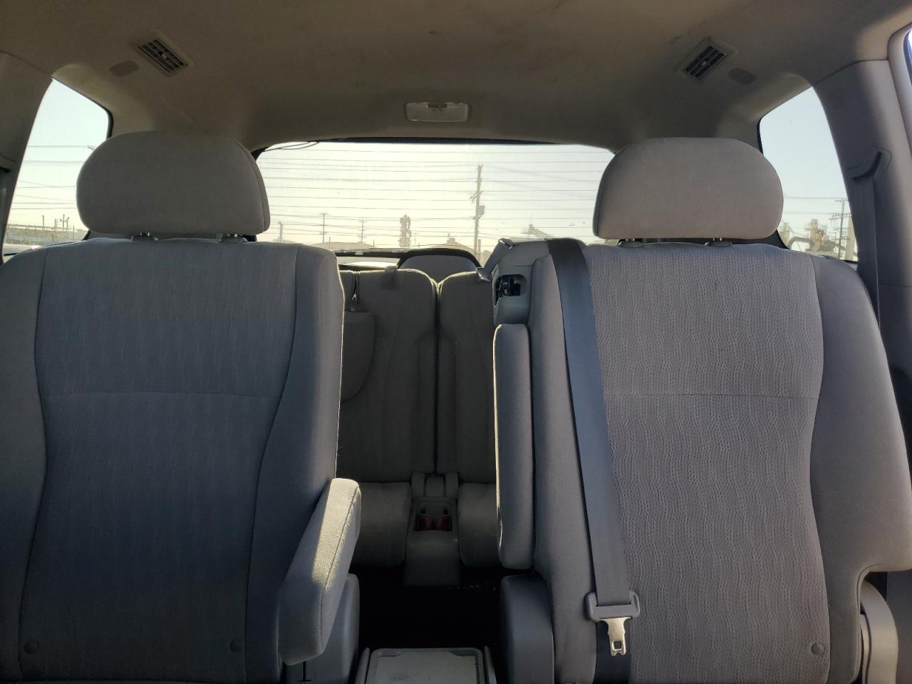 2011 Toyota Highlander - Image 10