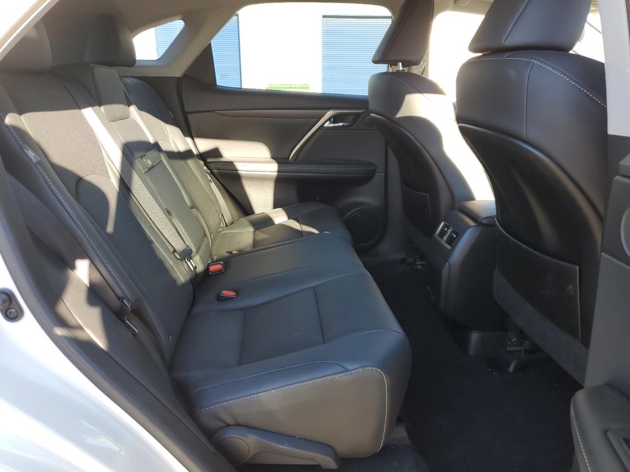 2022 Lexus RX - Image 10