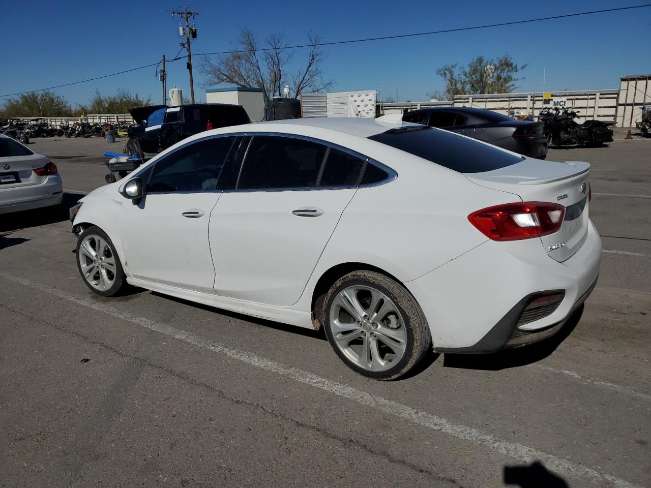 2016 Chevrolet Cruze - Image 2