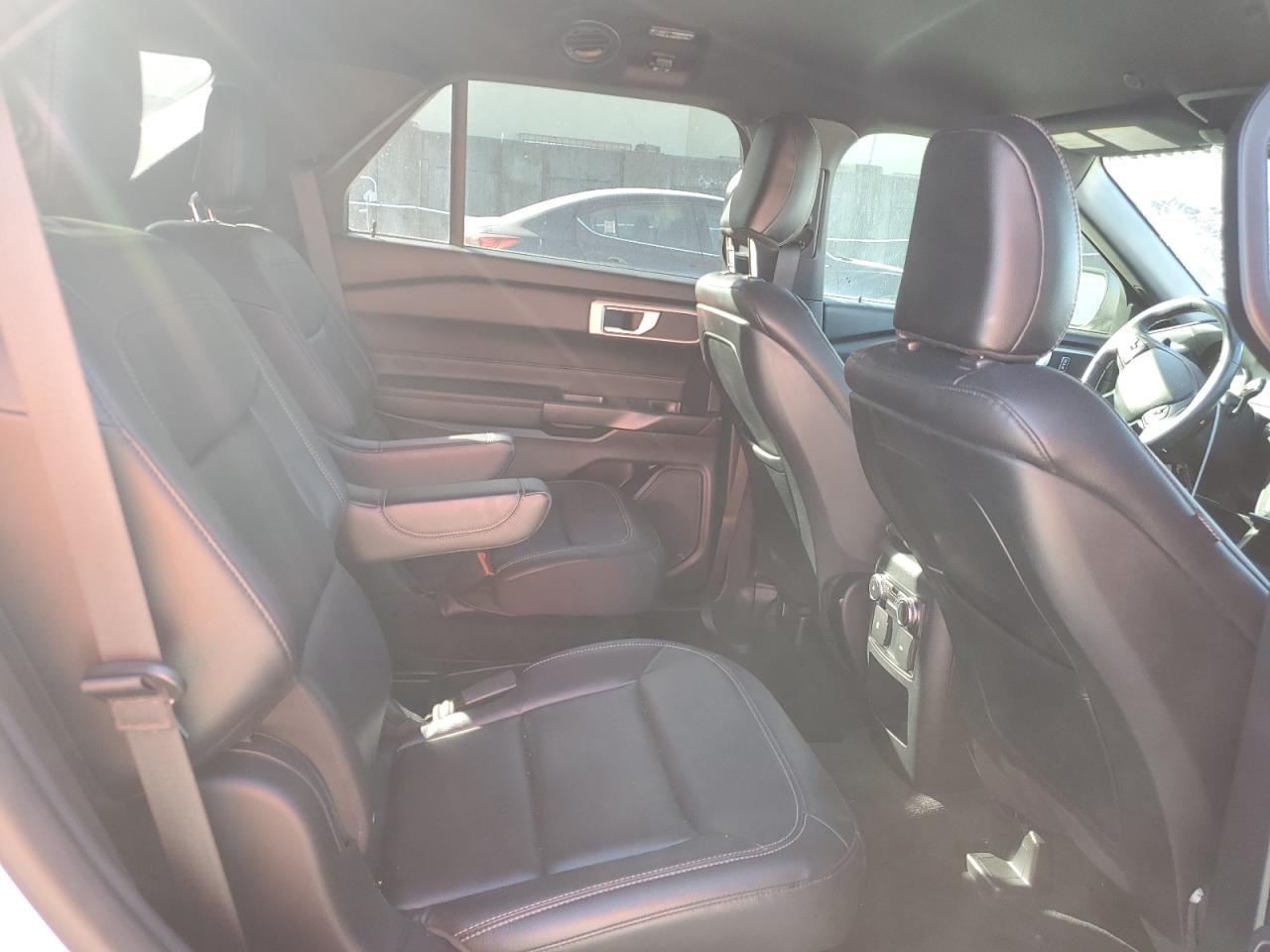 2020 Ford Explorer - Image 12