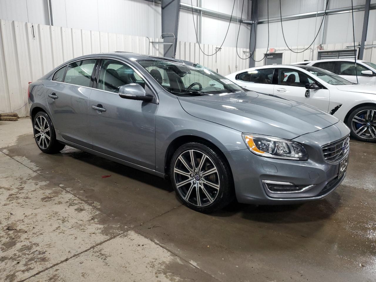 2016 Volvo S60 - Image 4
