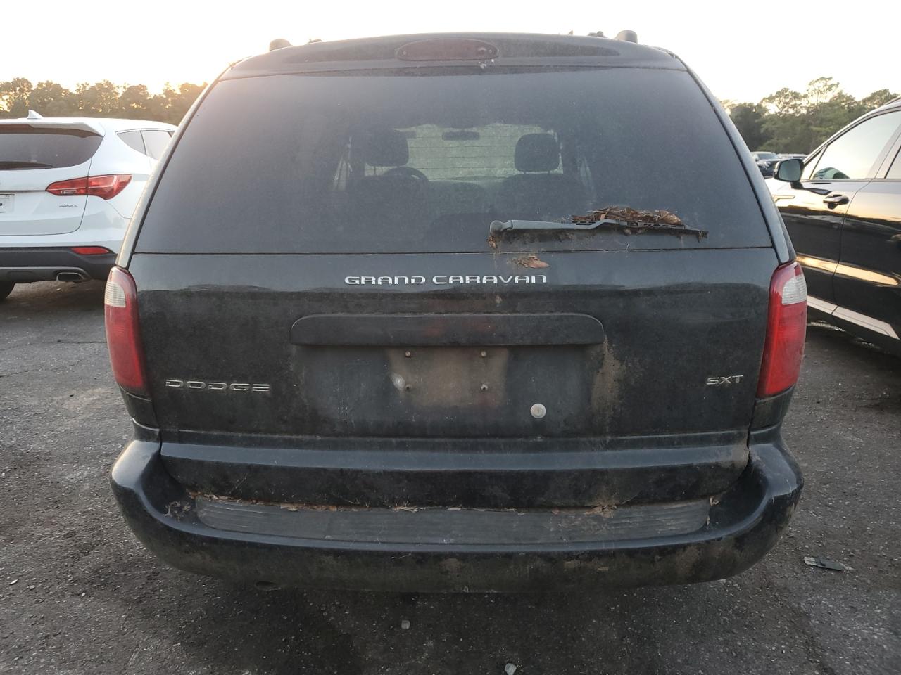 2005 Dodge Grand Caravan Sxt VIN: 2D4GP44L95R517349 Lot: 76196904