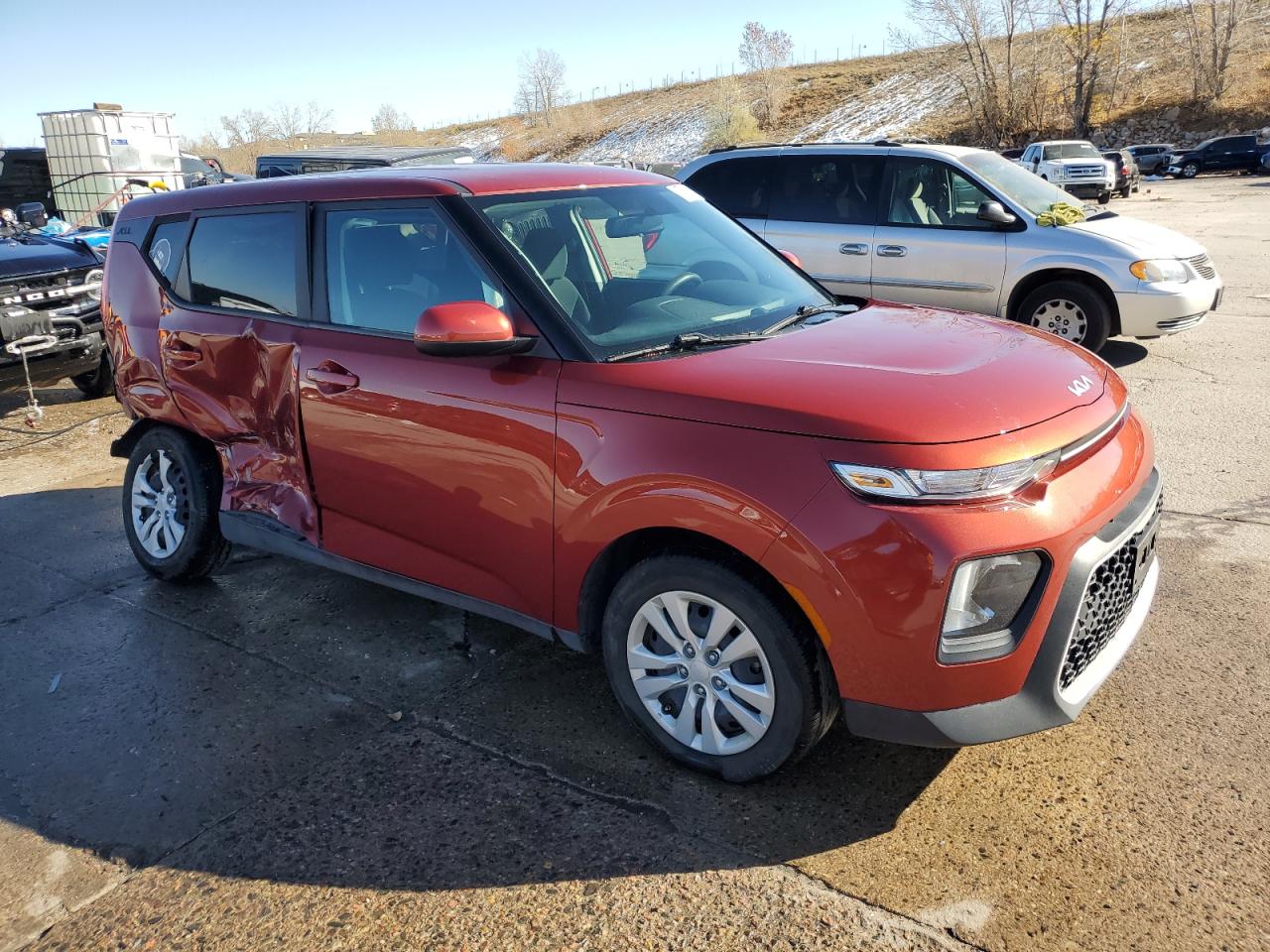 VIN KNDJ23AU4N7825636 2022 KIA SOUL no.4