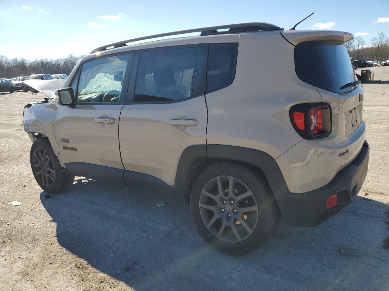 2016 Jeep Renegade - Image 2