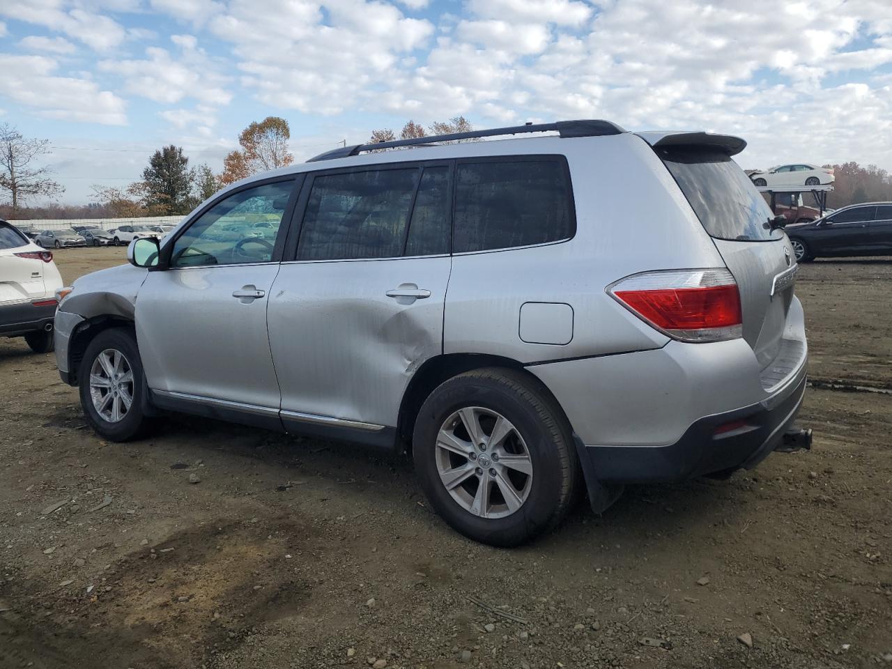 VIN 5TDBK3EH2DS218253 2013 TOYOTA HIGHLANDER no.2