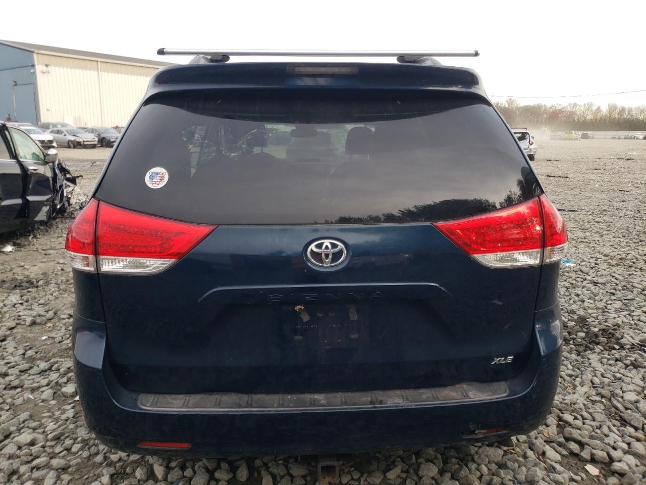 2011 Toyota Sienna - Image 6