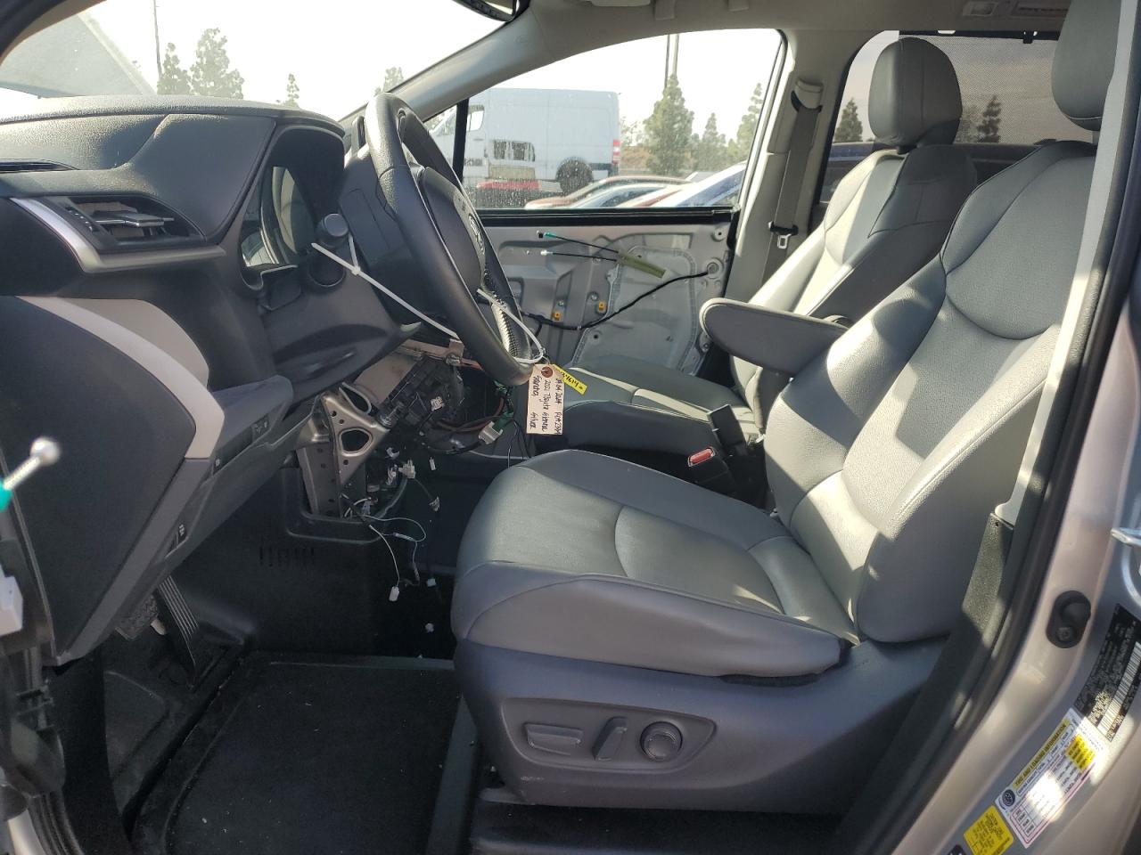 2021 Toyota Sienna - Image 7