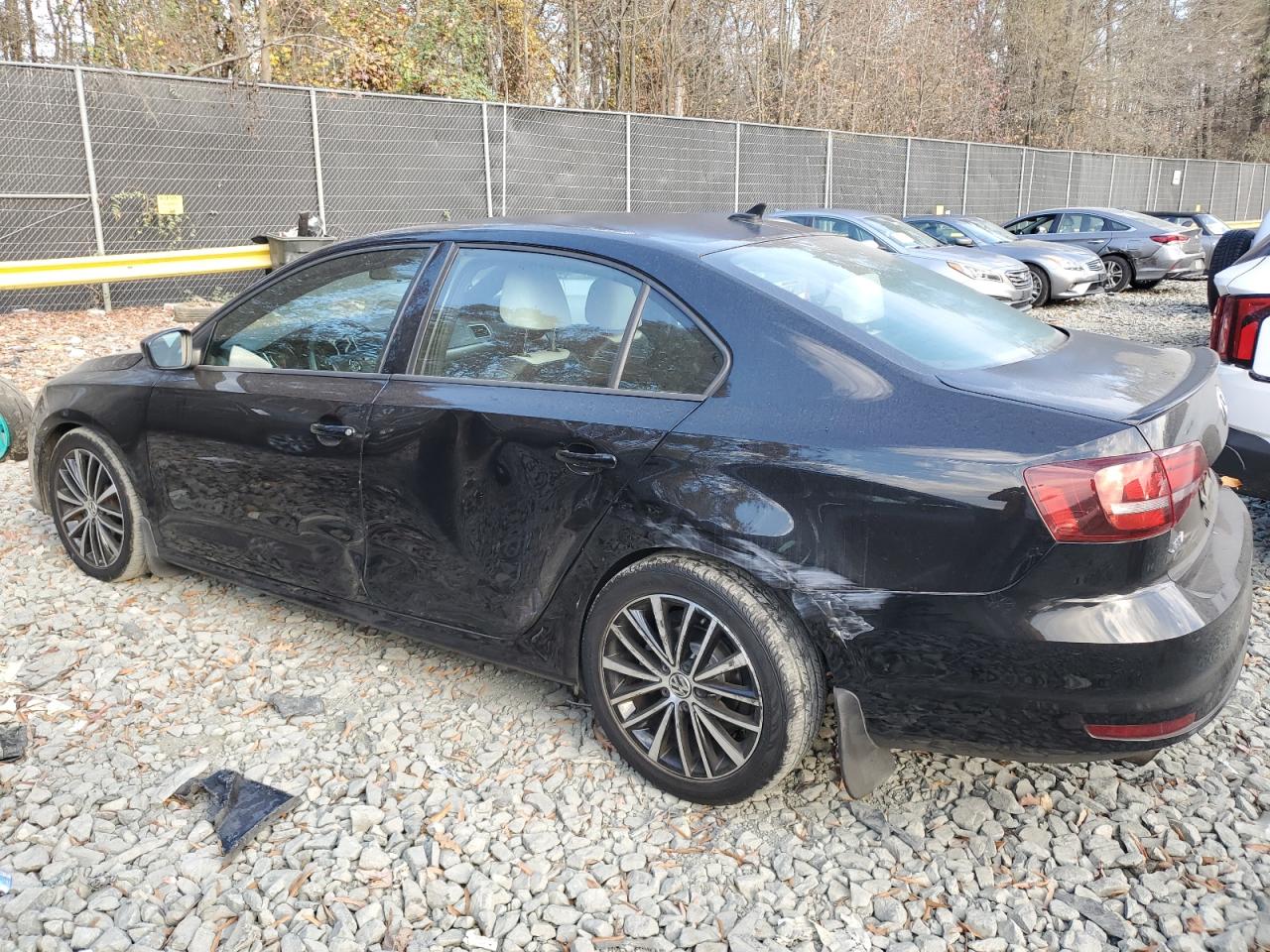 2016 Volkswagen Jetta - Image 2