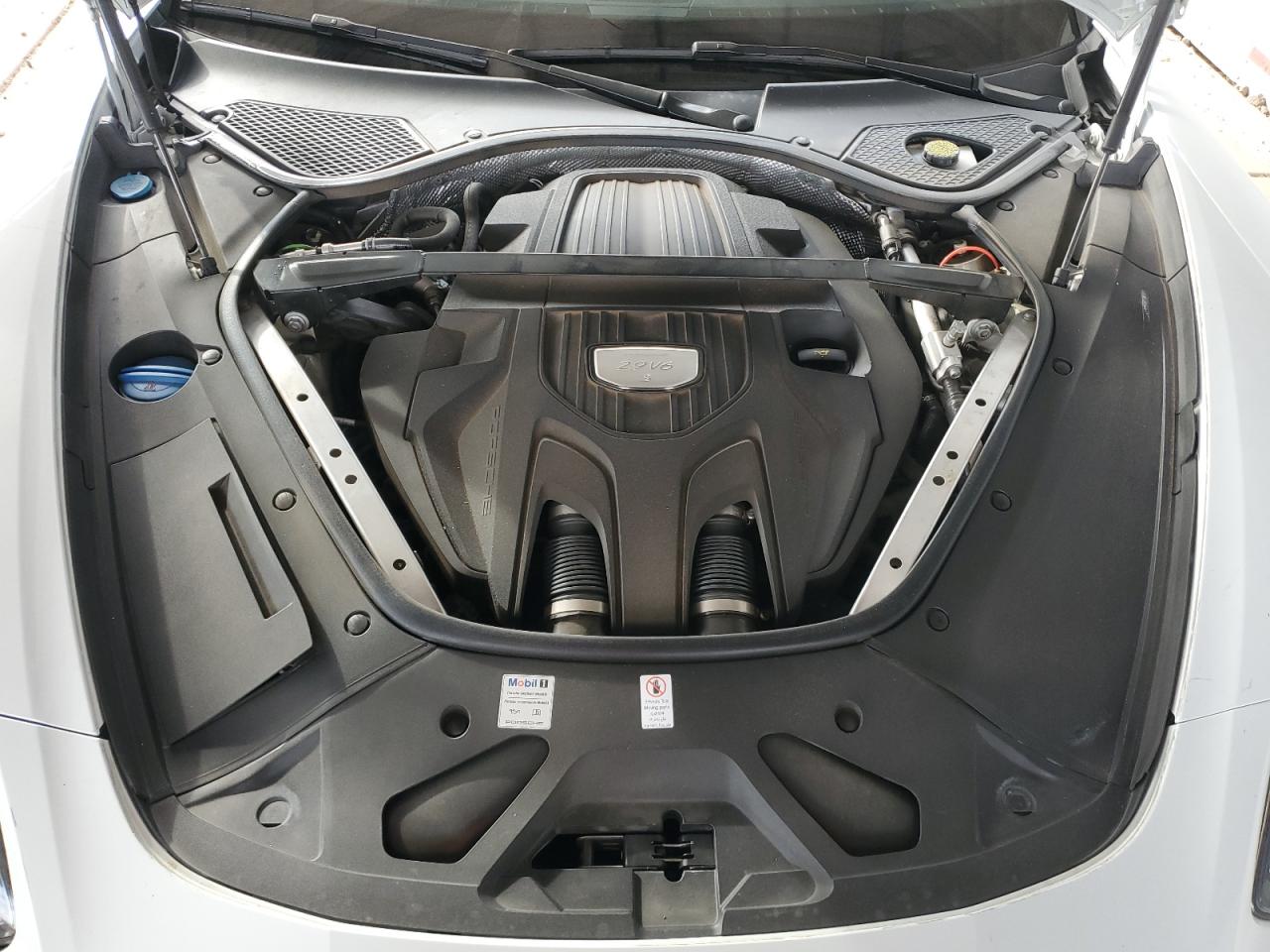2018 Porsche Panamera - Image 11
