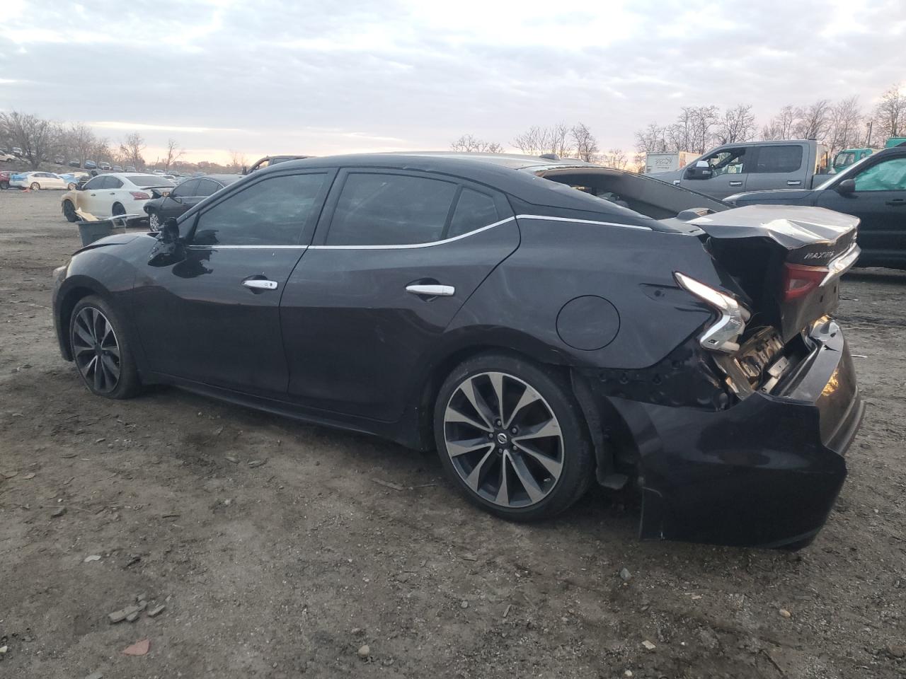 2016 Nissan Maxima - Image 2