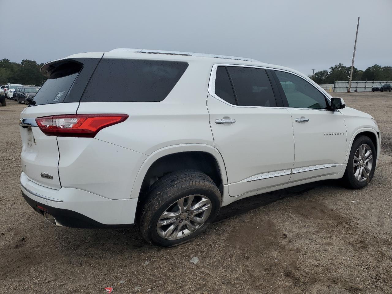 2020 Chevrolet Traverse - Image 3