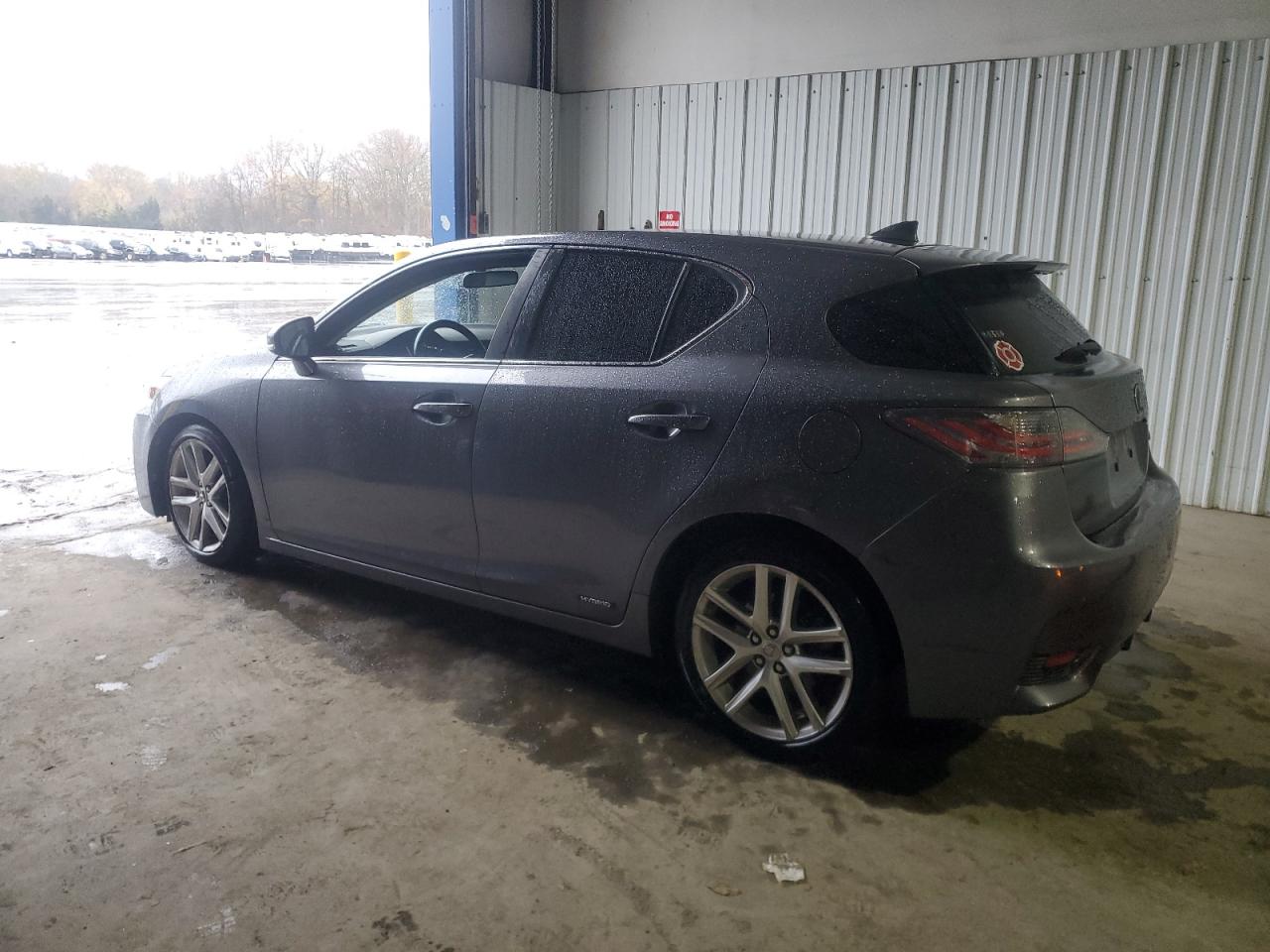 VIN JTHKD5BH3G2265036 2016 LEXUS CT 200 no.2