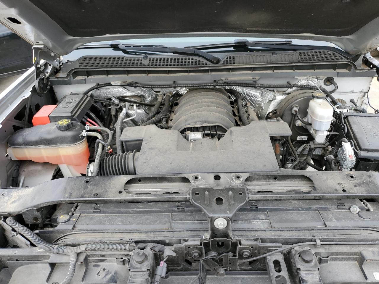 2016 Chevrolet Silverado - Image 11