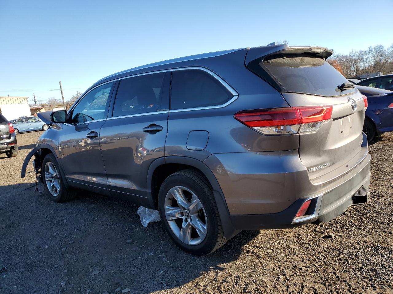 2018 Toyota Highlander - Image 2