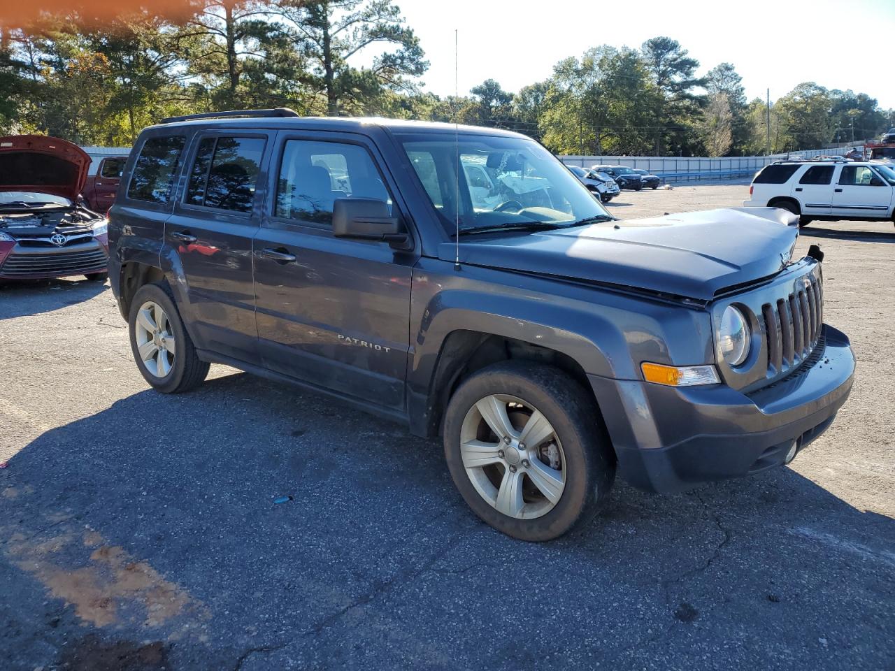 VIN 1C4NJPFB0HD183327 2017 JEEP PATRIOT no.4