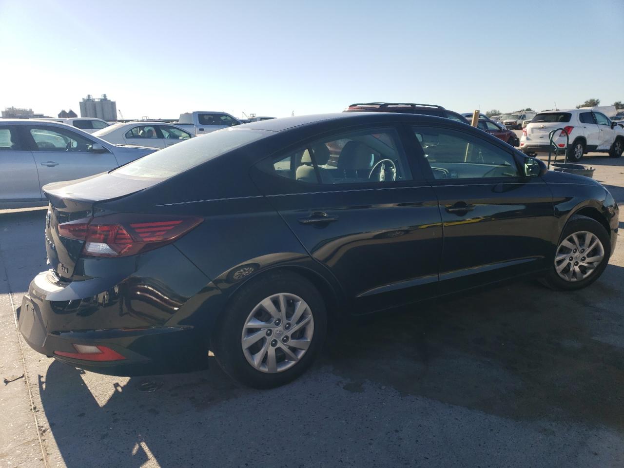 2020 Hyundai Elantra - Image 3