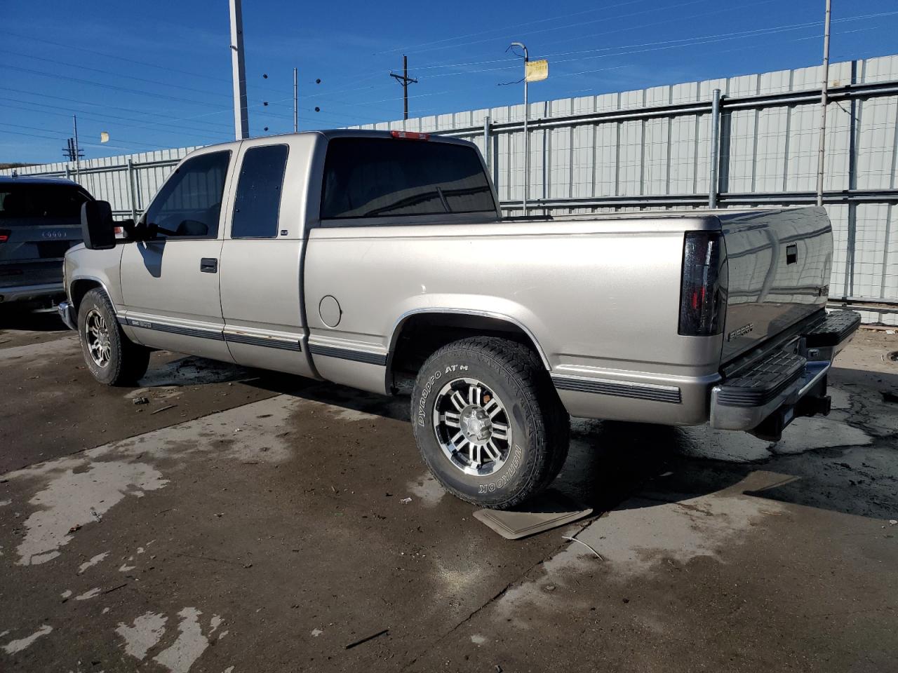 1998 GMC Sierra - Image 2