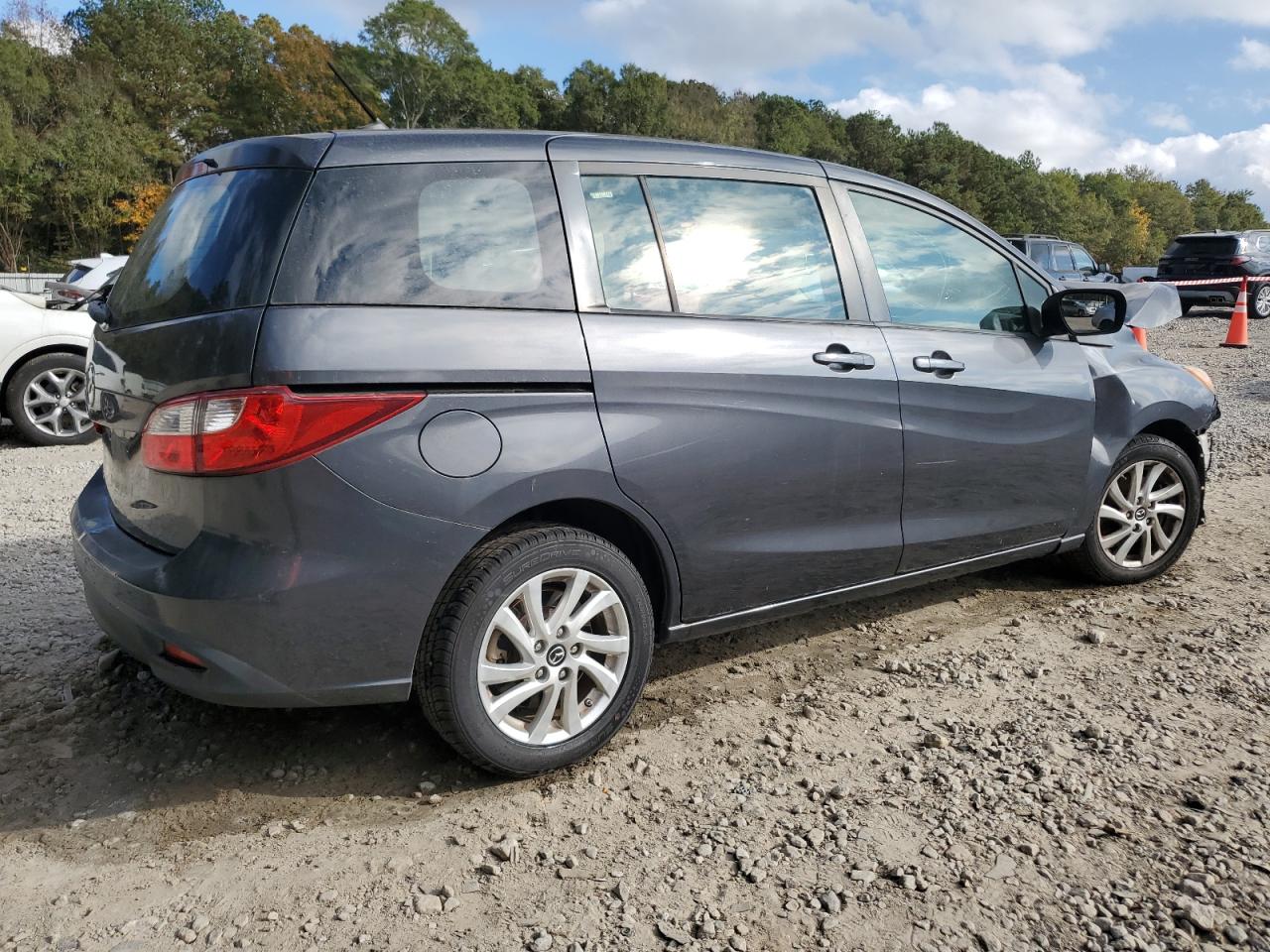 2014 Mazda 5 - Image 3