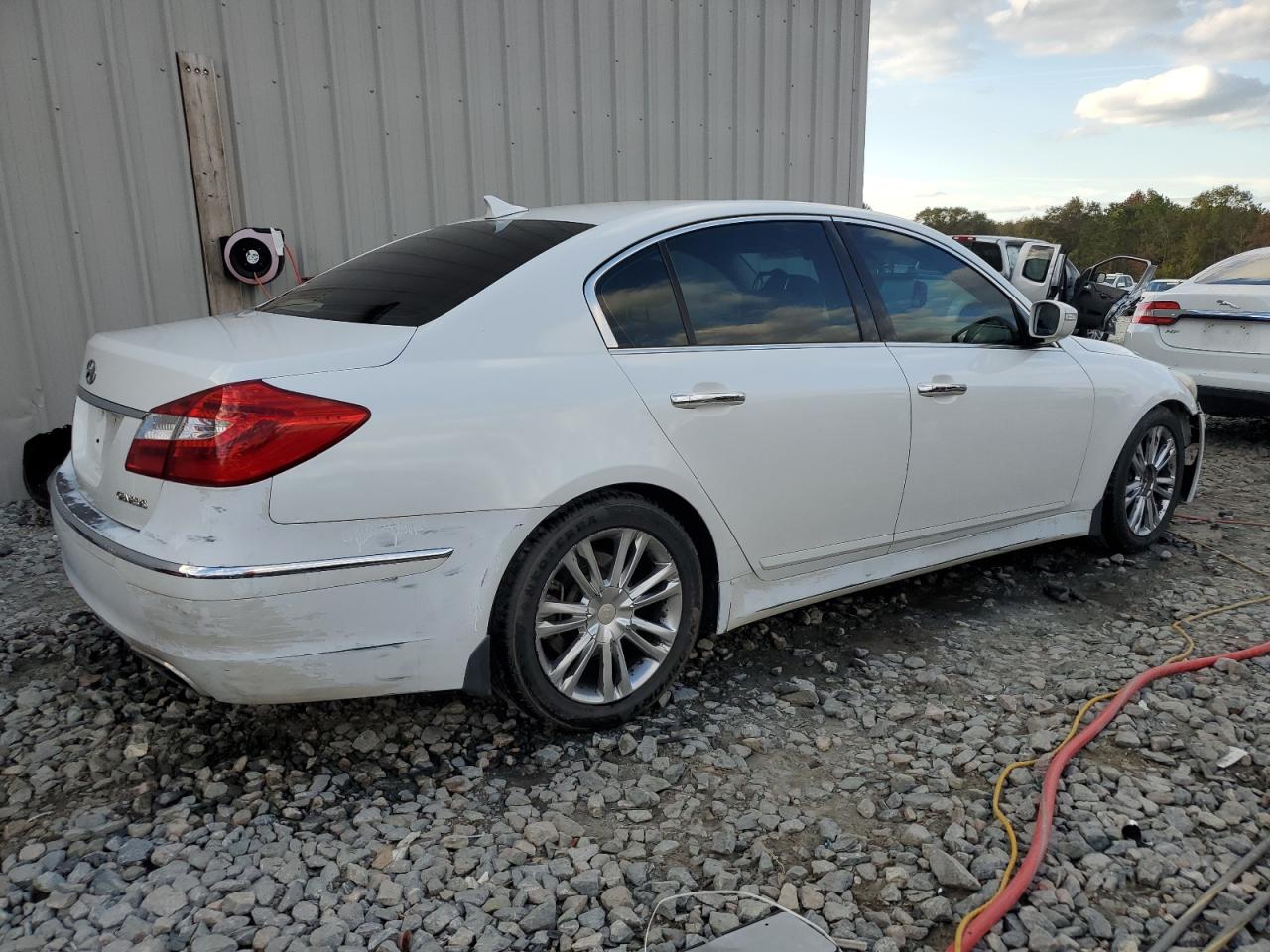 VIN KMHGC4DD2DU254507 2013 HYUNDAI GENESIS no.3