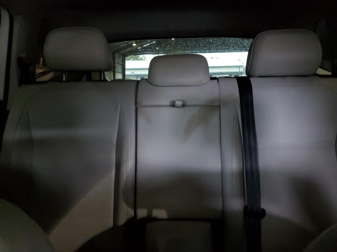 2018 Volkswagen Tiguan - Image 10