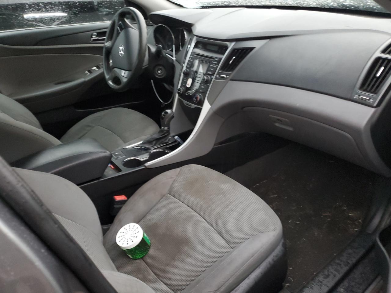 2013 Hyundai Sonata - Image 8