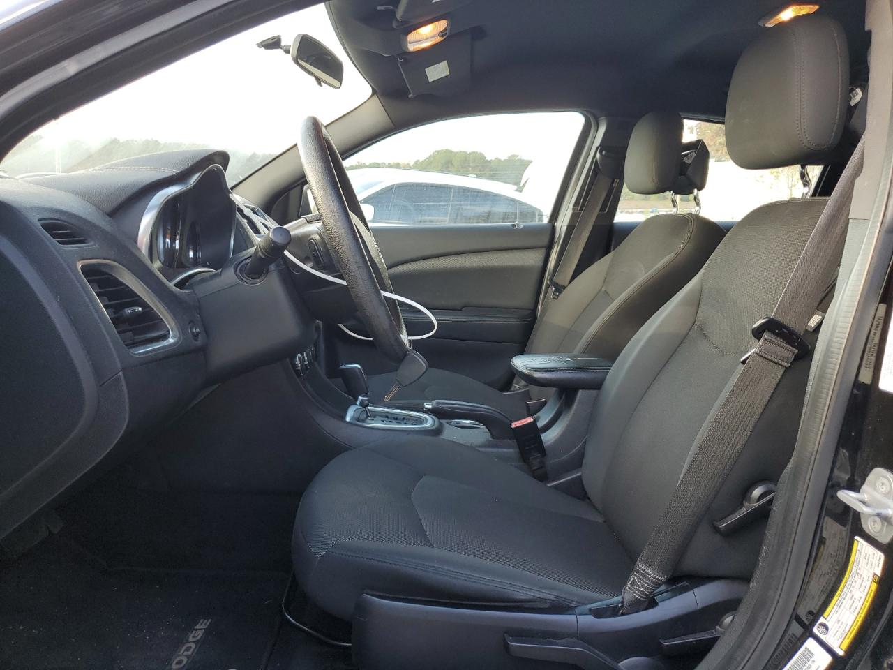 2013 Dodge Avenger - Image 7