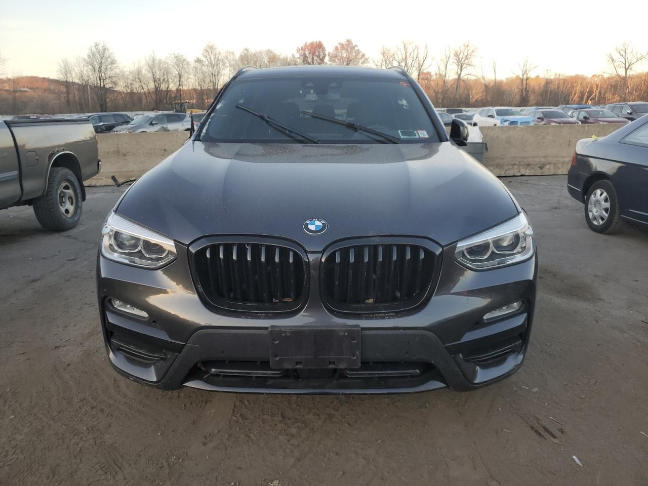 VIN 5UXTR9C5XKLR10477 2019 BMW X3 no.5