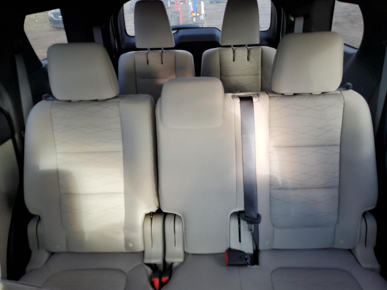 2013 Ford Explorer - Image 10