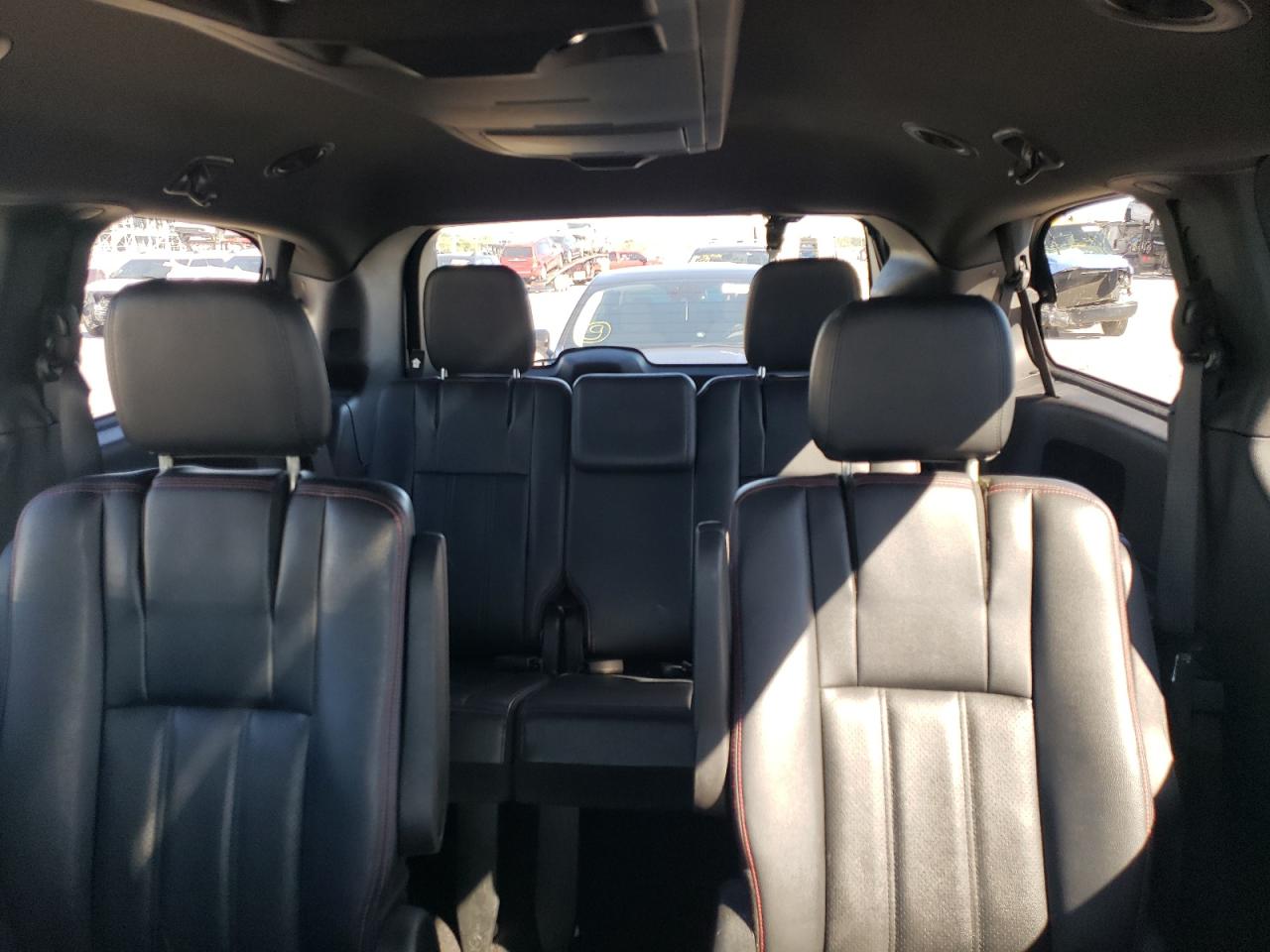 2018 Dodge Caravan - Image 10