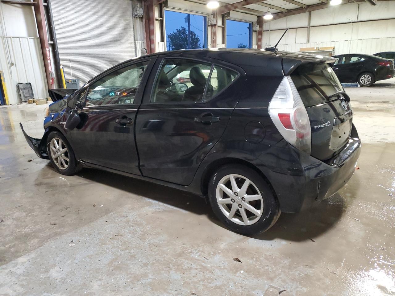 VIN JTDKDTB31D1048483 2013 TOYOTA PRIUS no.2