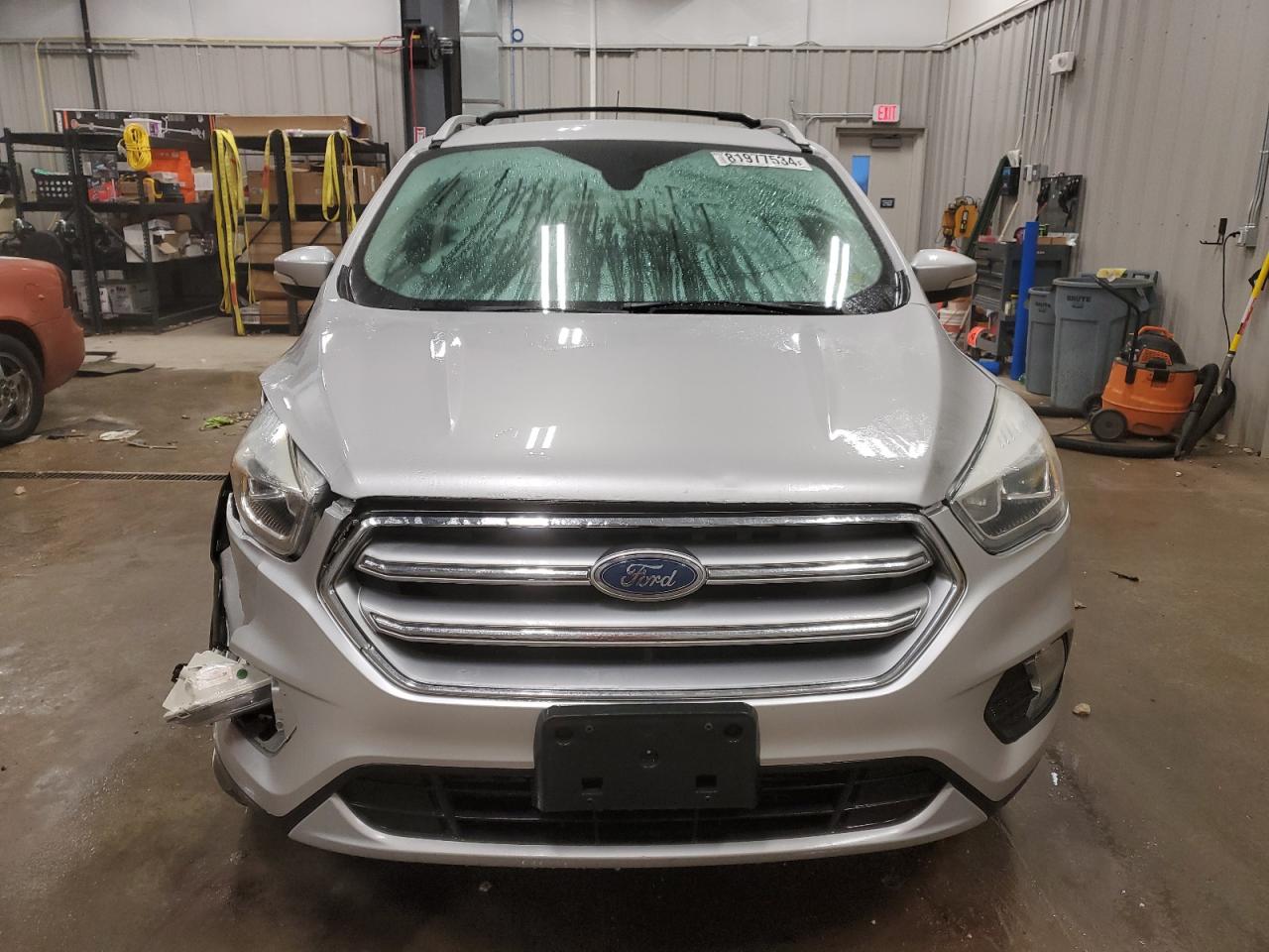 VIN 1FMCU9J96HUB04009 2017 FORD ESCAPE no.5