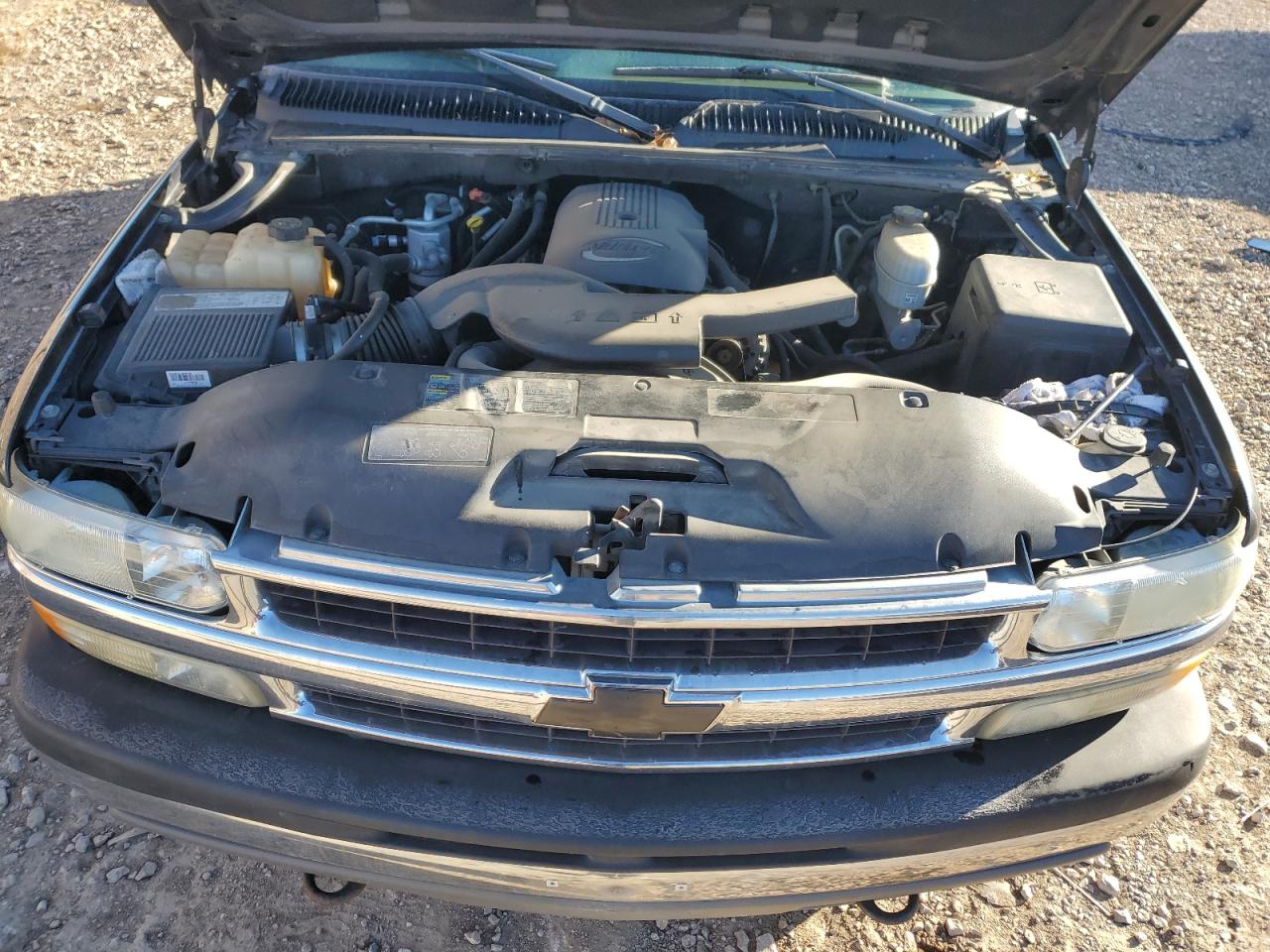 2004 Chevrolet Tahoe - Image 12