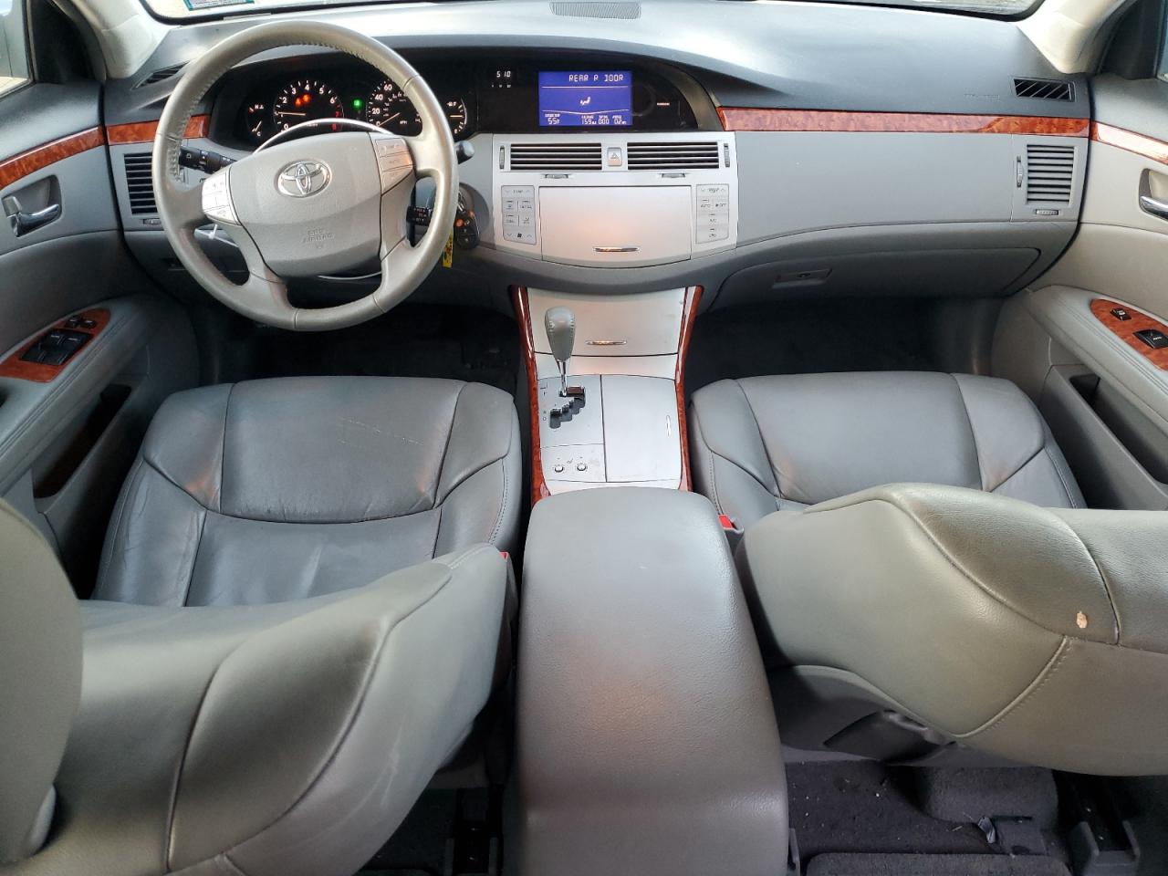 2006 Toyota Avalon - Image 8