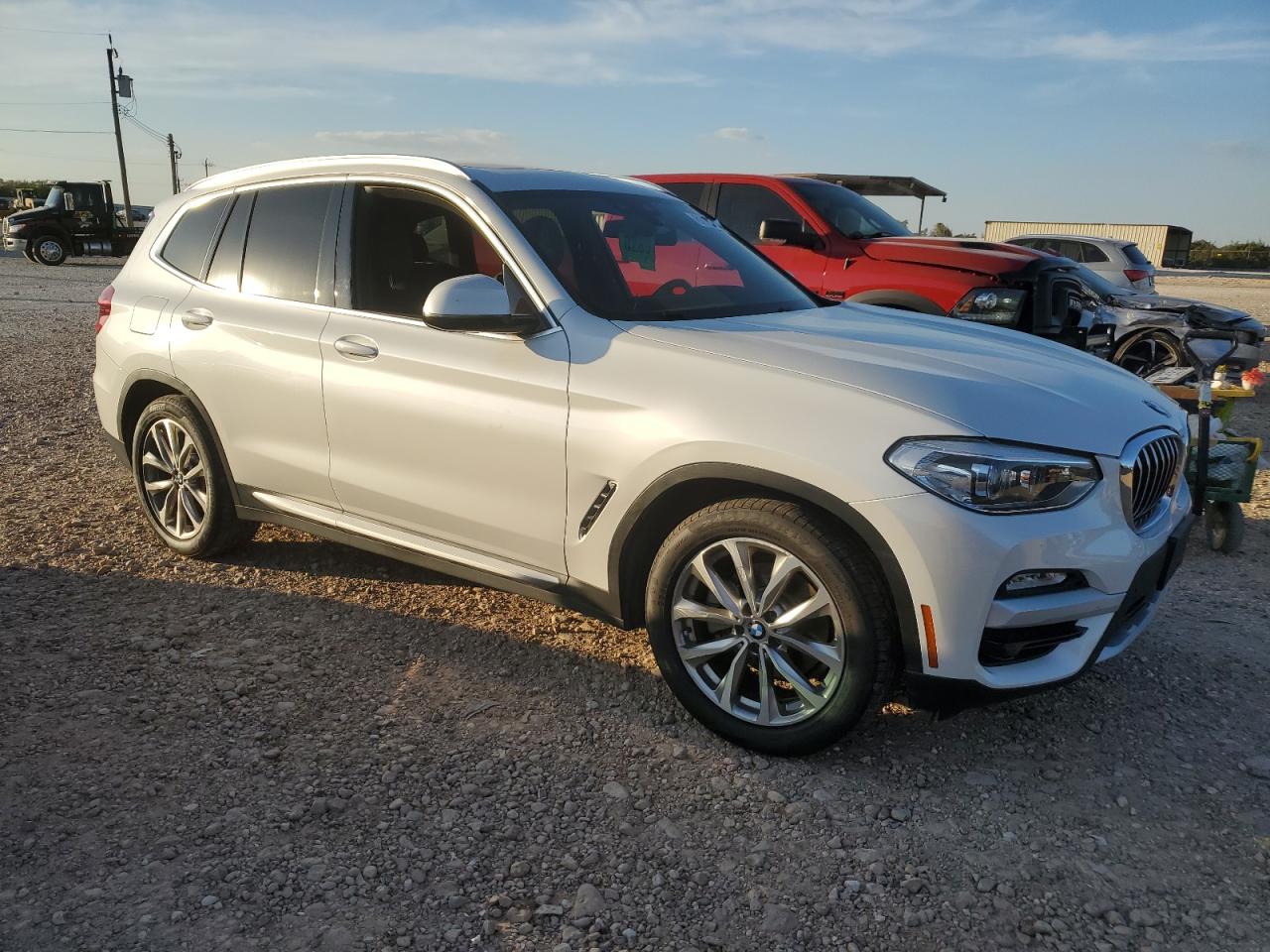 VIN 5UXTR7C50KLR46862 2019 BMW X3 no.4