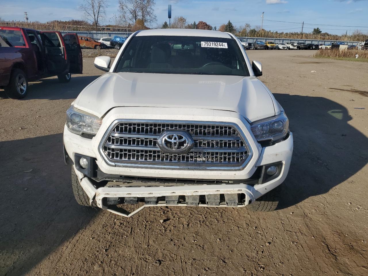 2017 Toyota Tacoma - Image 5