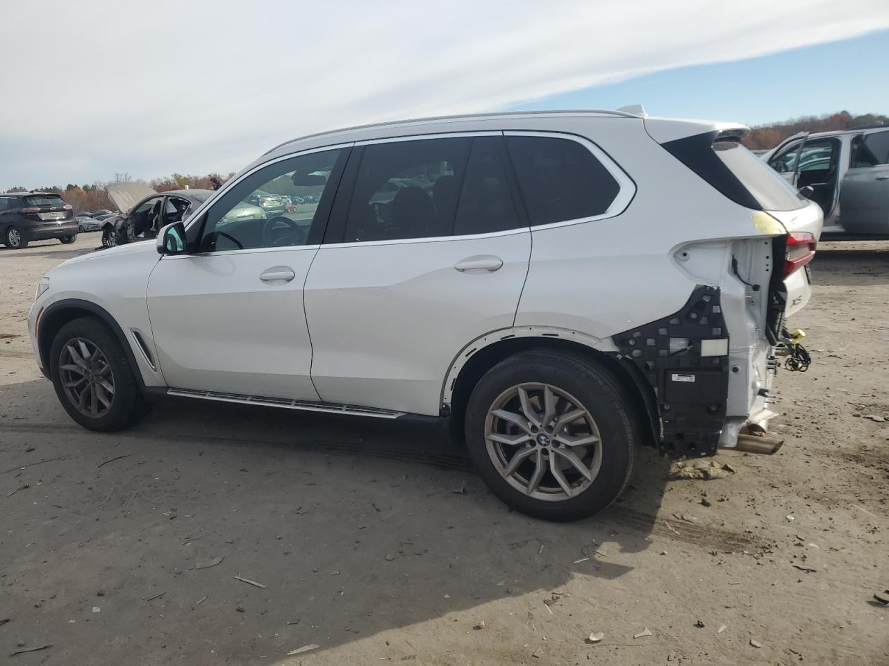 VIN 5UXCR6C09P9R76722 2023 BMW X5 no.2