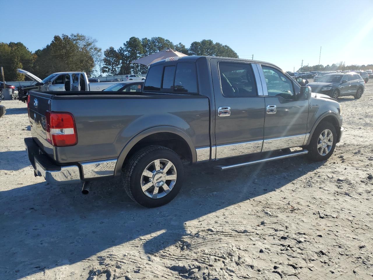 2006 Lincoln Mark LT - Image 3