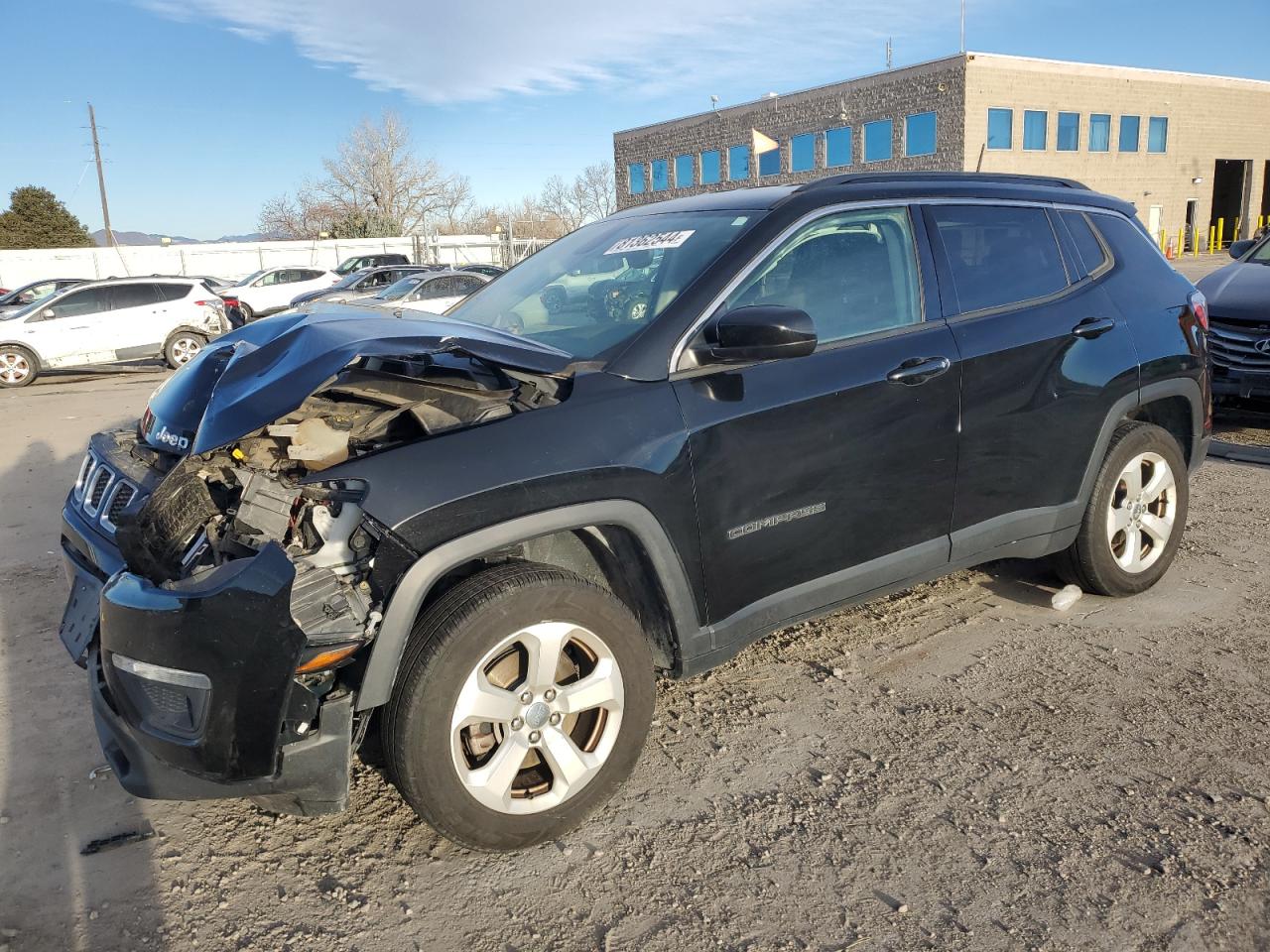 VIN 3C4NJDBB4HT680329 2017 JEEP COMPASS no.1