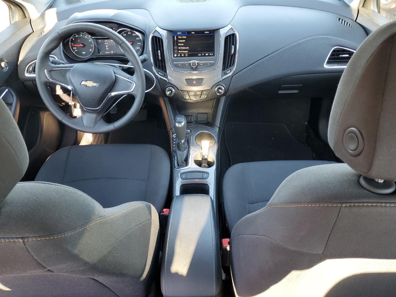 2019 Chevrolet Cruze - Image 8