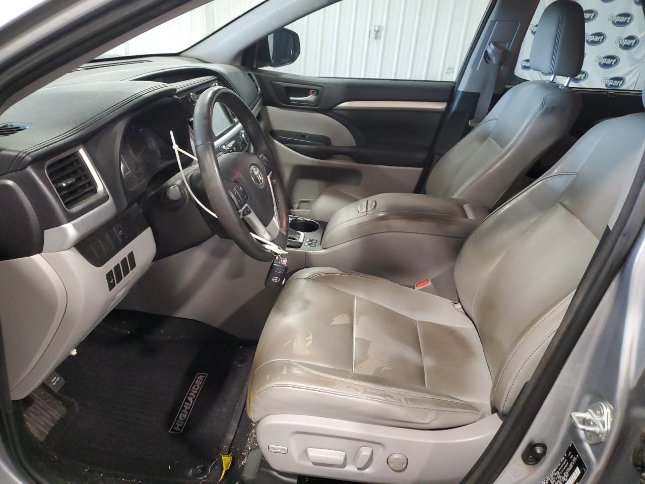 2015 Toyota Highlander - Image 7
