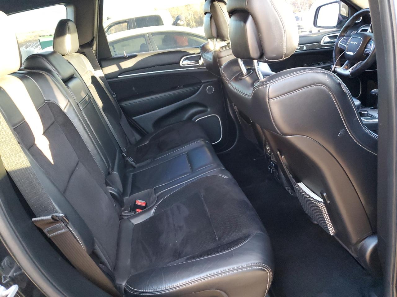 2015 Jeep Grand Cherokee - Image 11