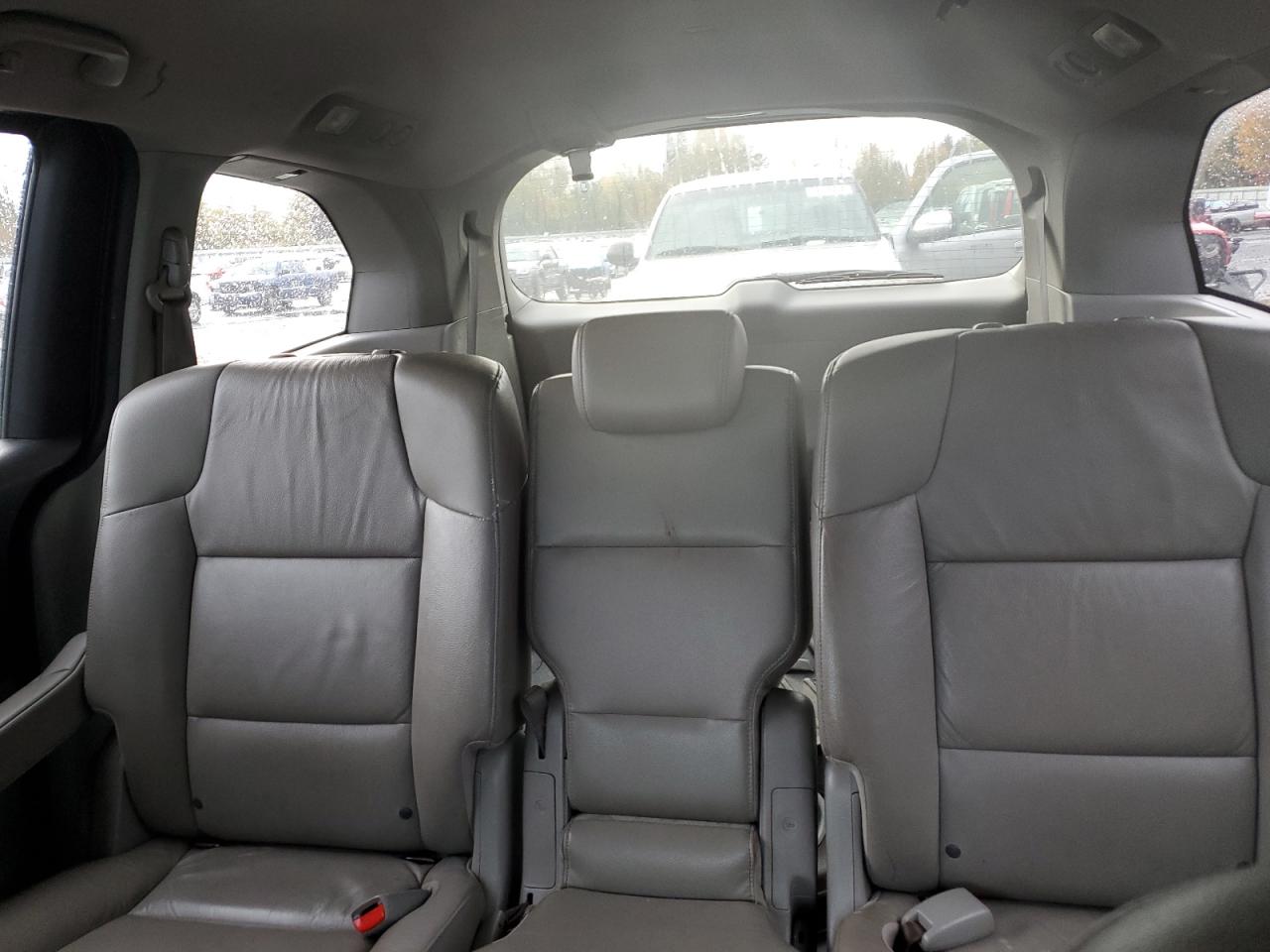 2011 Honda Odyssey - Image 10