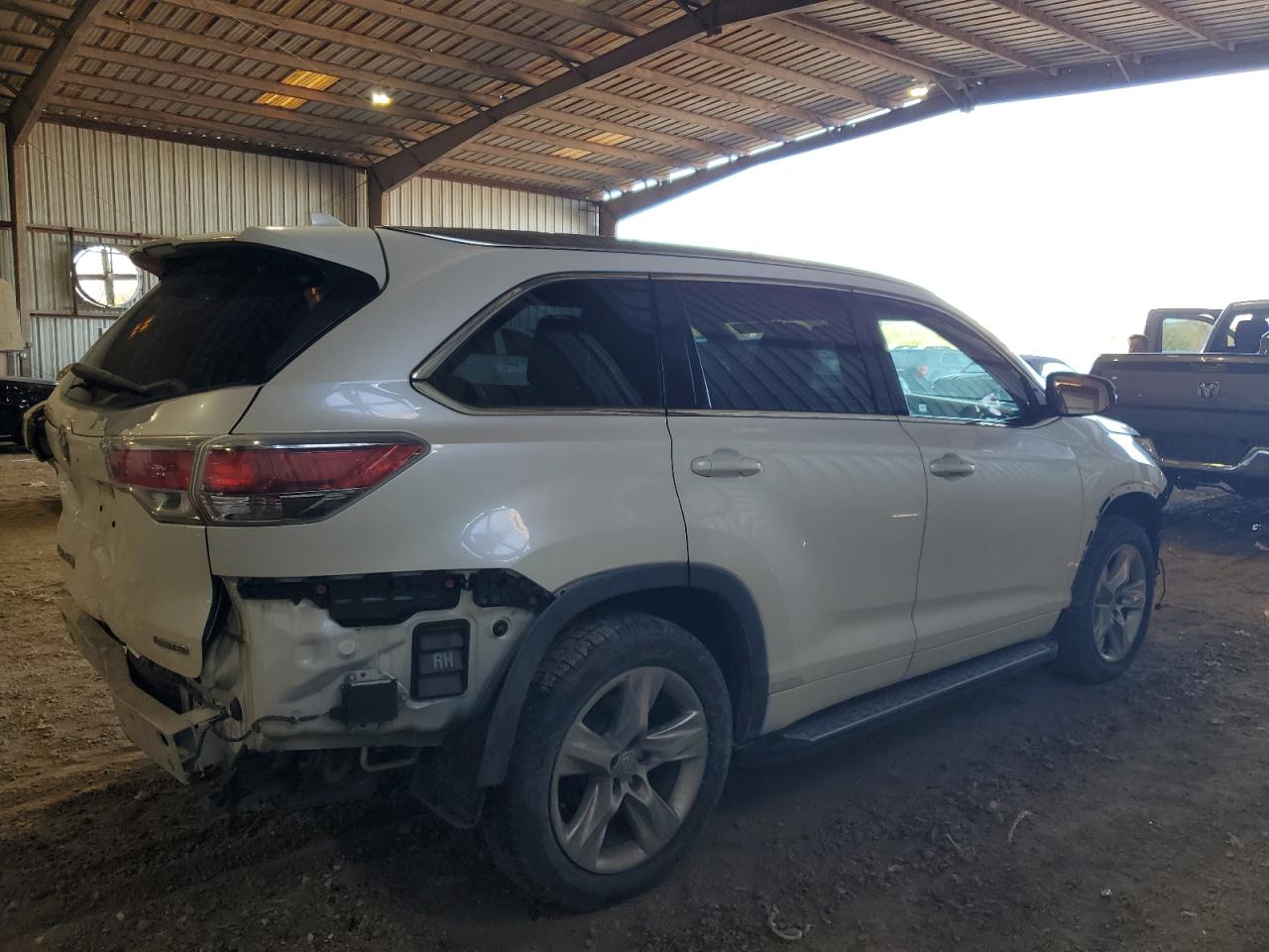 2015 Toyota Highlander - Image 3