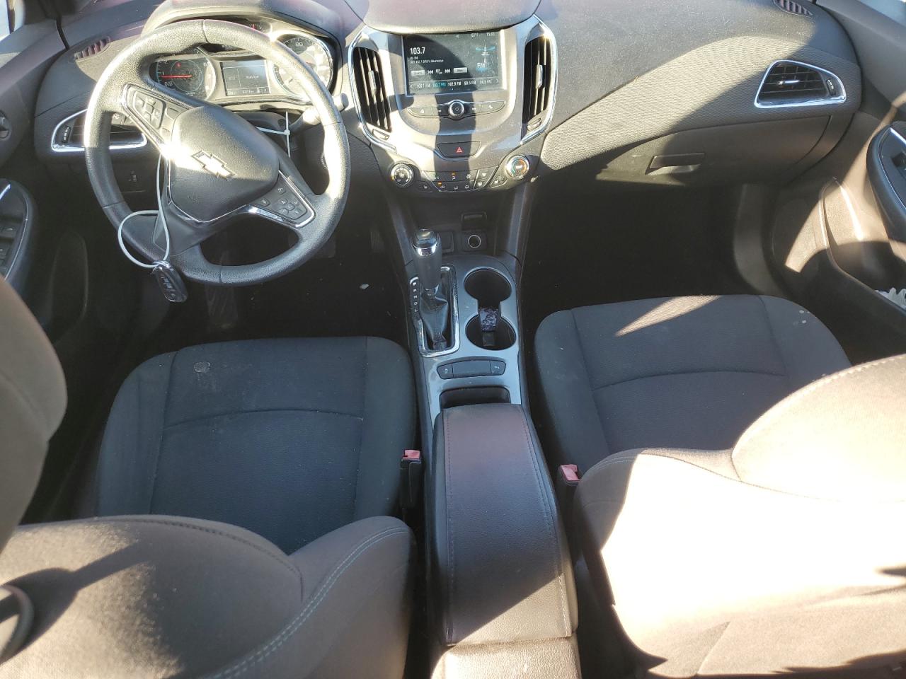 2017 Chevrolet Cruze - Image 8