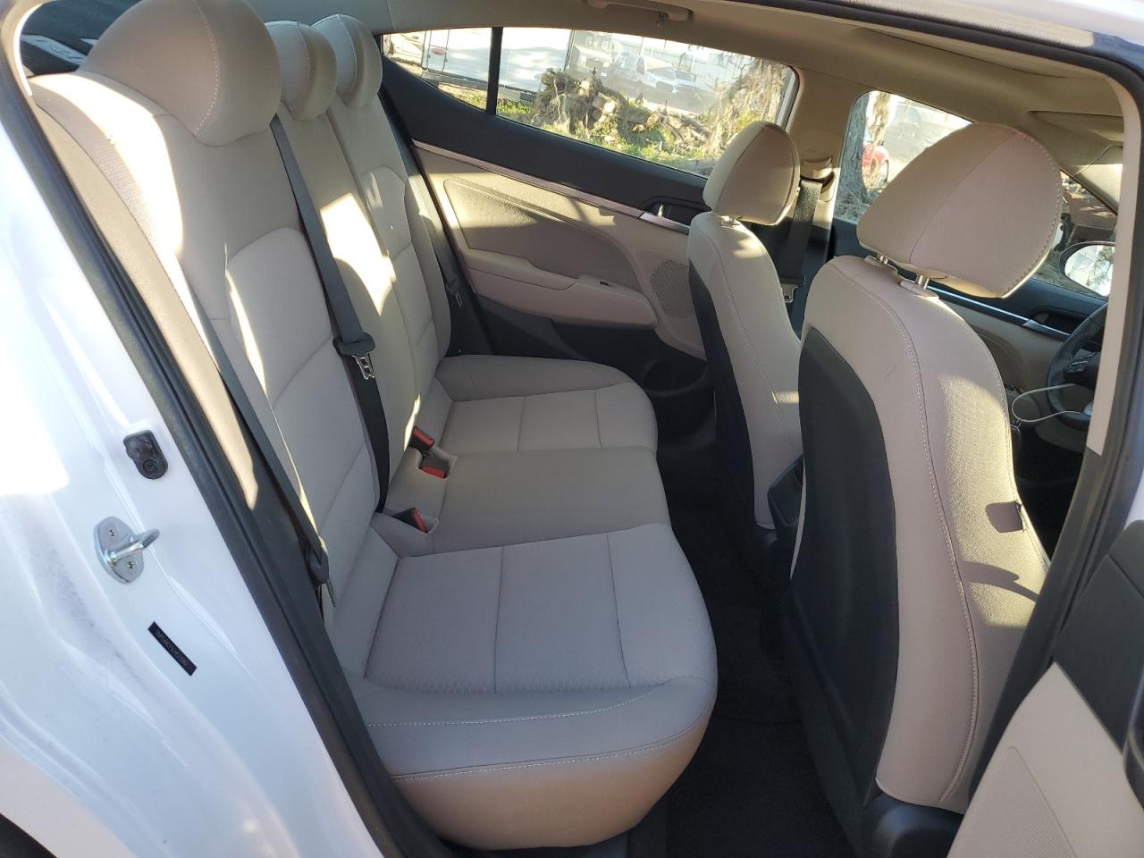 2020 Hyundai Elantra - Image 10