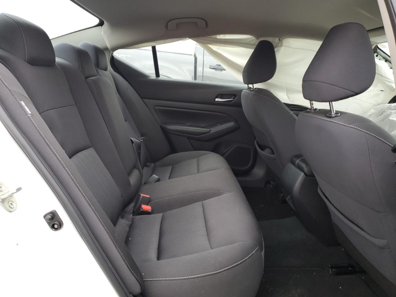 2020 Nissan Altima - Image 10