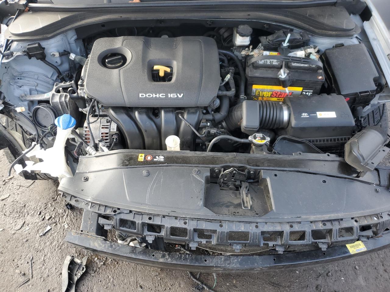 2017 Hyundai Elantra - Image 13