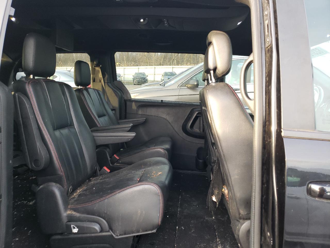 2019 Dodge Caravan - Image 10