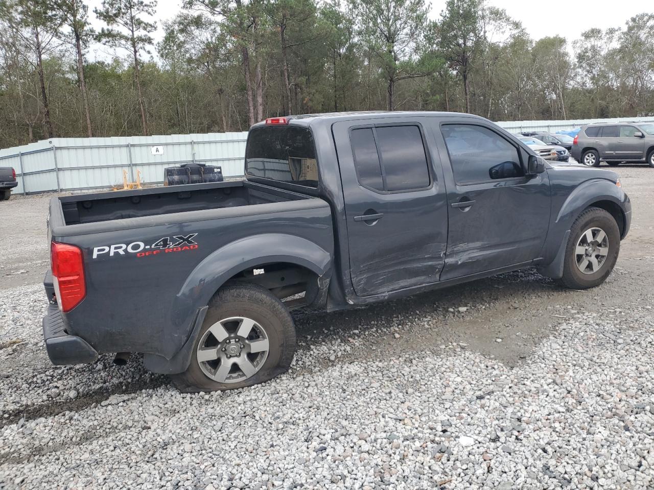 2012 Nissan Navara (Frontier) - Image 3