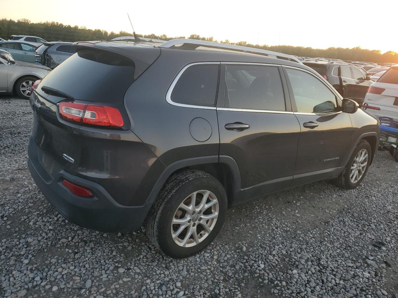 2015 Jeep Grand Cherokee - Image 3